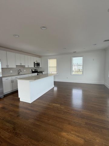 375 Crescent Ave 3, Chelsea, MA 02150