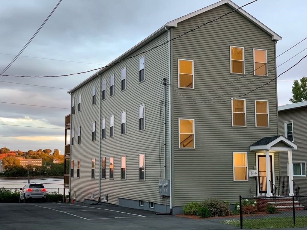 375 Crescent Ave 3, Chelsea, MA 02150