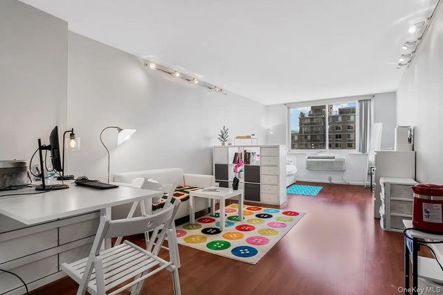 118-17 Union Turnpike 18J, Forest Hills, NY 11375