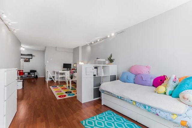118-17 Union Turnpike 18J, Forest Hills, NY 11375