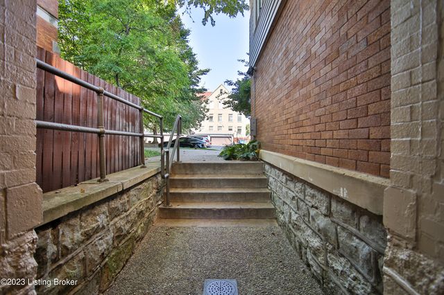 2525 George Rogers Clark Pl T08, Louisville, KY 40206