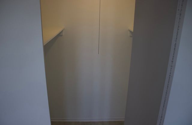 6700 S South Shore Drive 21E, Chicago, IL 60649