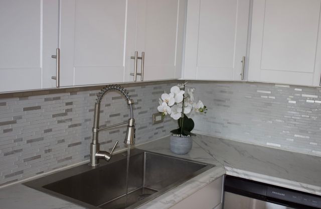 6700 S South Shore Drive 21E, Chicago, IL 60649