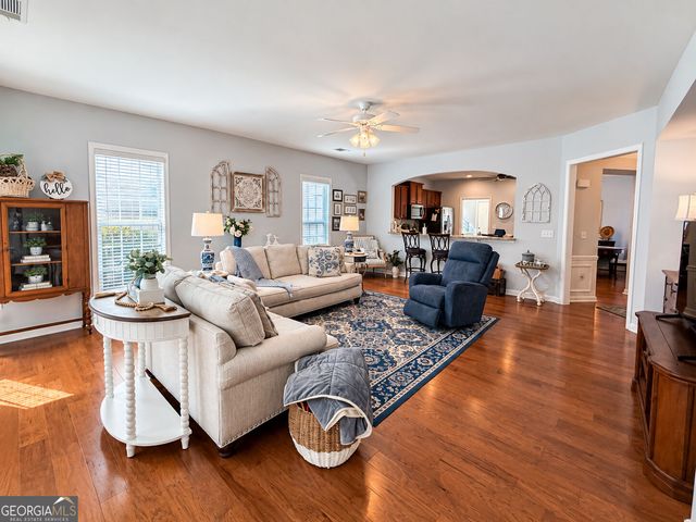 844 Peach Blossom Ct, Griffin, GA 30223