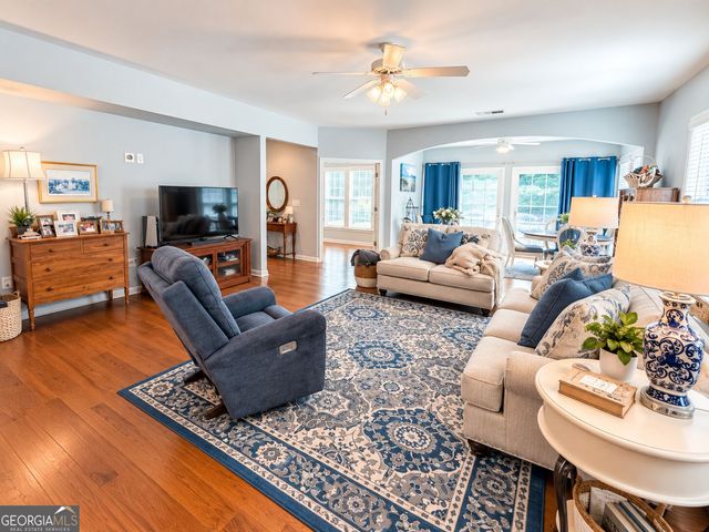 844 Peach Blossom Ct, Griffin, GA 30223