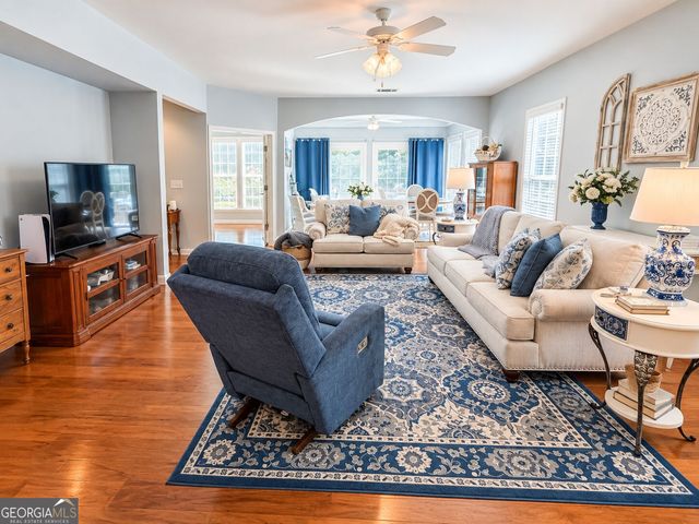 844 Peach Blossom Ct, Griffin, GA 30223