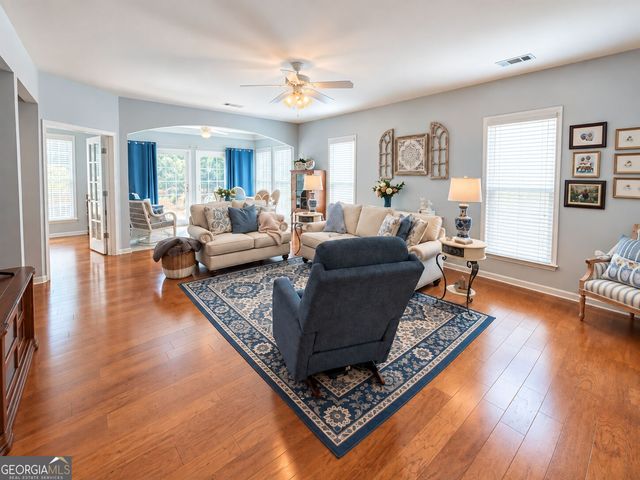 844 Peach Blossom Ct, Griffin, GA 30223