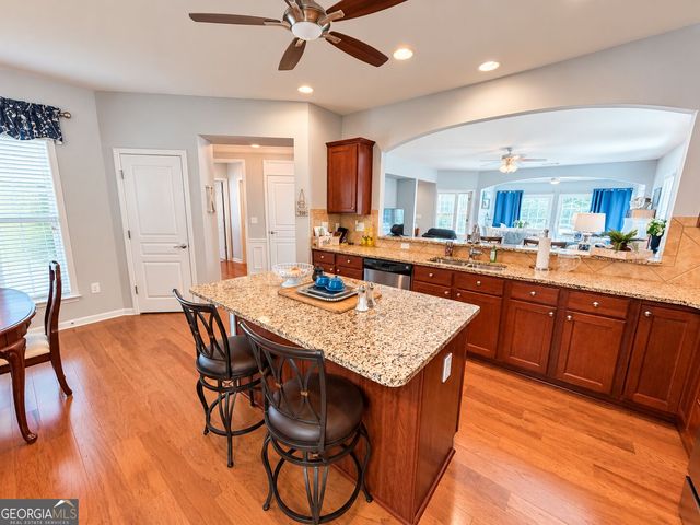 844 Peach Blossom Ct, Griffin, GA 30223