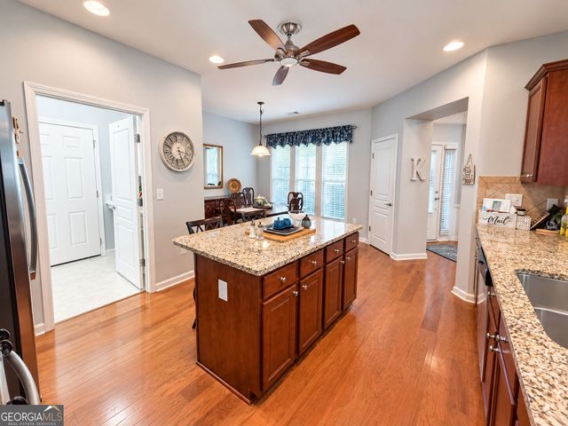 844 Peach Blossom Ct, Griffin, GA 30223