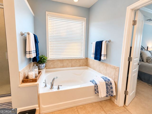 844 Peach Blossom Ct, Griffin, GA 30223