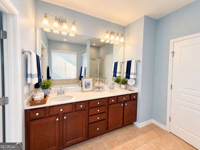844 Peach Blossom Ct, Griffin, GA 30223