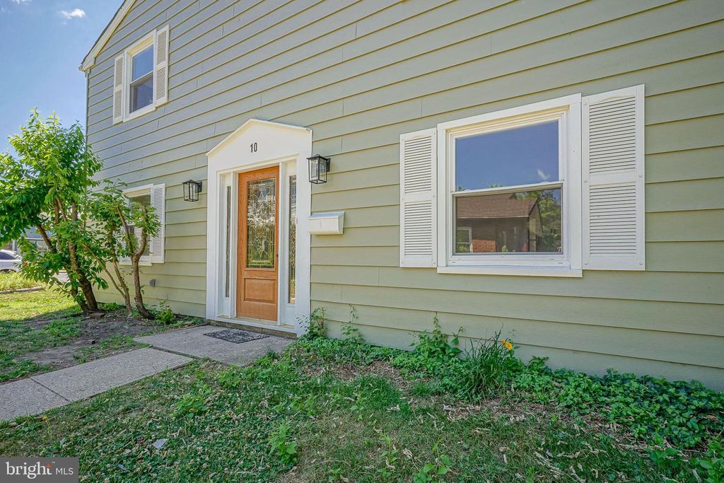 10 RADCLIFF PL, Willingboro, NJ 08046
