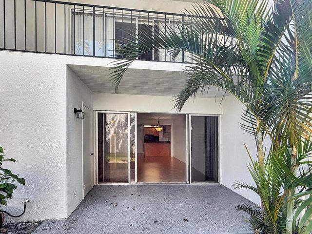 390 Golfview Road I, North Palm Beach, FL 33408