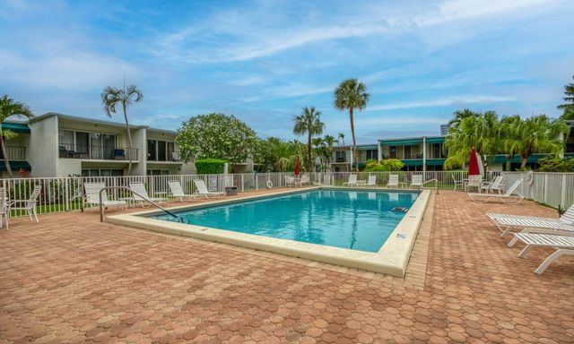 390 Golfview Road I, North Palm Beach, FL 33408