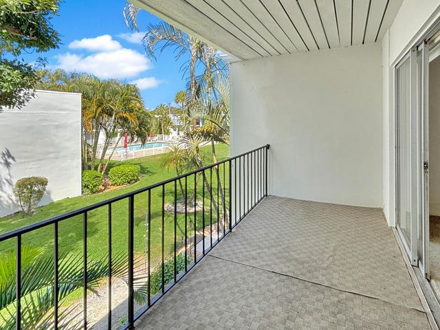 390 Golfview Road I, North Palm Beach, FL 33408