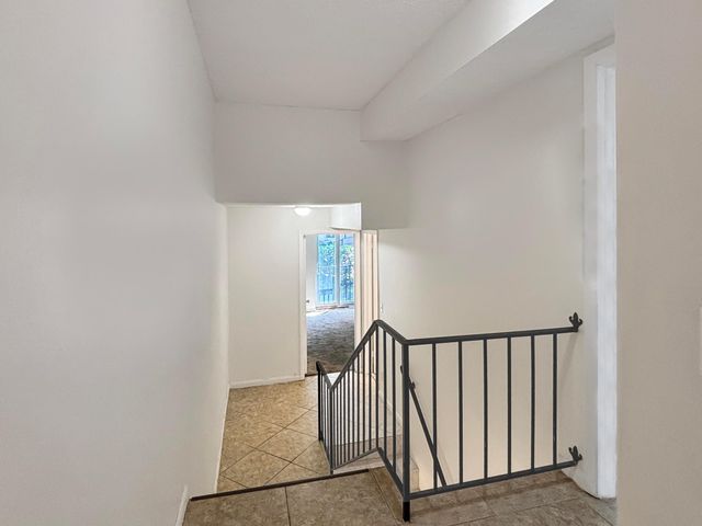 390 Golfview Road I, North Palm Beach, FL 33408