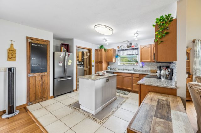 95 Floyd Ln, Decherd, TN 37324