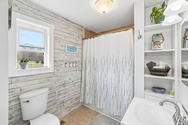 95 Floyd Ln, Decherd, TN 37324