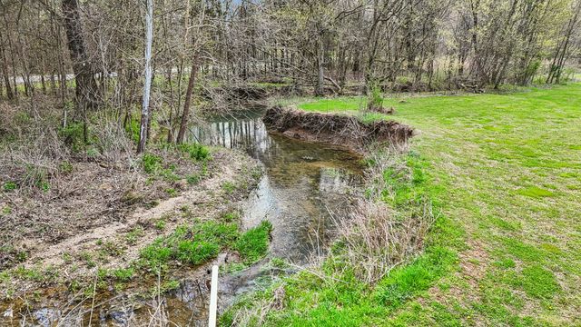 95 Floyd Ln, Decherd, TN 37324