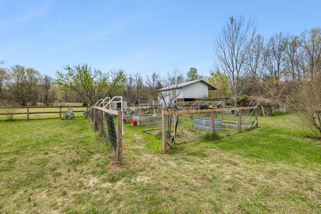 95 Floyd Ln, Decherd, TN 37324