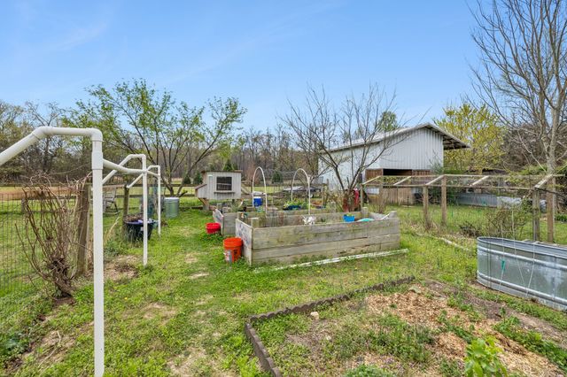 95 Floyd Ln, Decherd, TN 37324