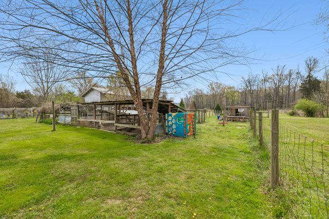 95 Floyd Ln, Decherd, TN 37324