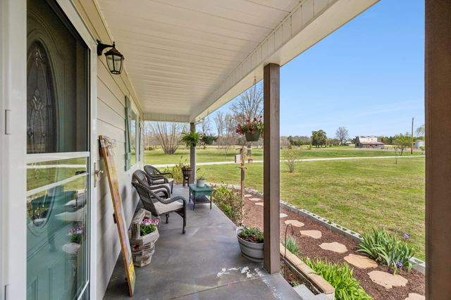 95 Floyd Ln, Decherd, TN 37324