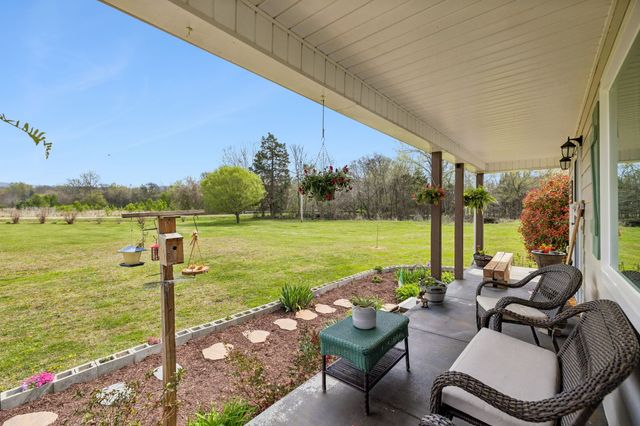 95 Floyd Ln, Decherd, TN 37324