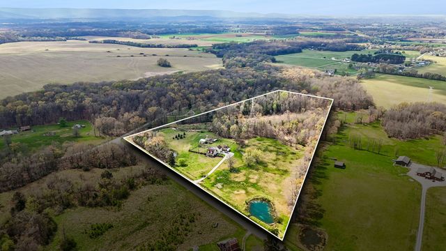 95 Floyd Ln, Decherd, TN 37324