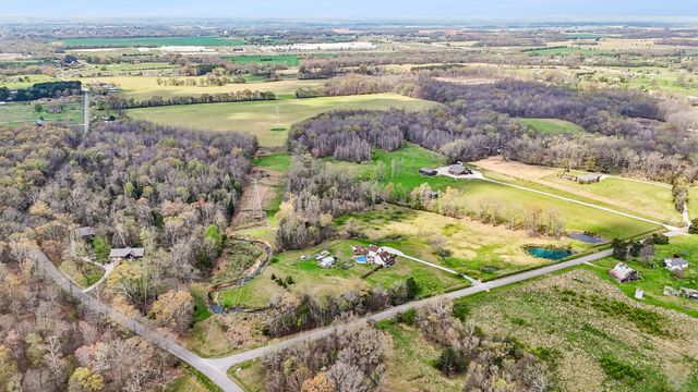 95 Floyd Ln, Decherd, TN 37324