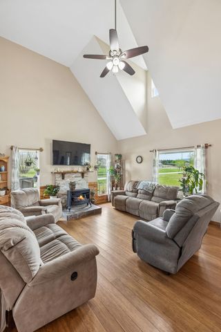 95 Floyd Ln, Decherd, TN 37324