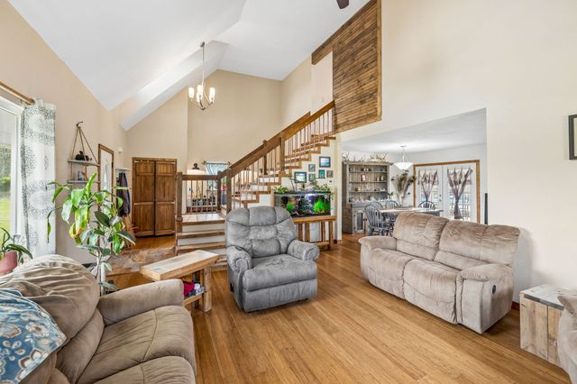 95 Floyd Ln, Decherd, TN 37324