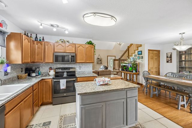 95 Floyd Ln, Decherd, TN 37324