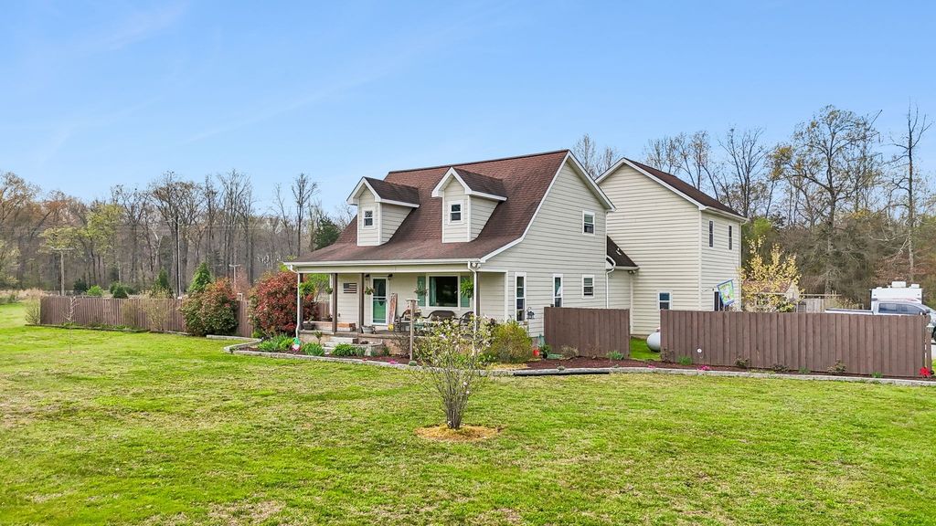 95 Floyd Ln, Decherd, TN 37324