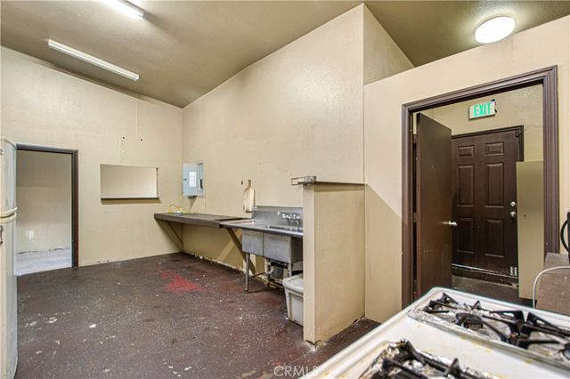 1520 W Florence, Los Angeles, CA 90047