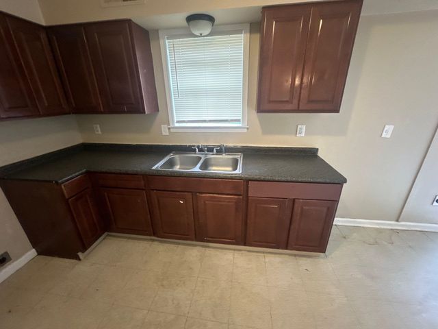 2171 CORNING AVE, Memphis, TN 38127