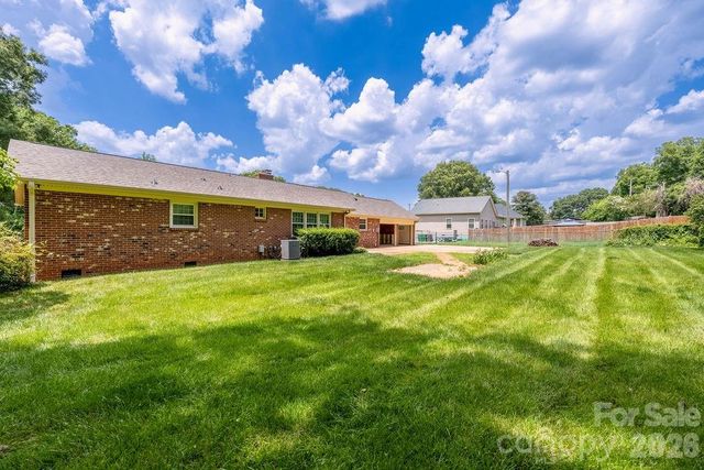 5022 Cheviot Road, Charlotte, NC 28269