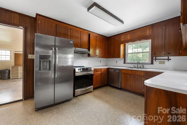 5022 Cheviot Road, Charlotte, NC 28269