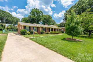 5022 Cheviot Road, Charlotte, NC 28269