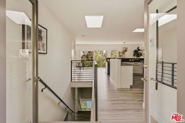 2753 La Cuesta Drive, Los Angeles, CA 90046