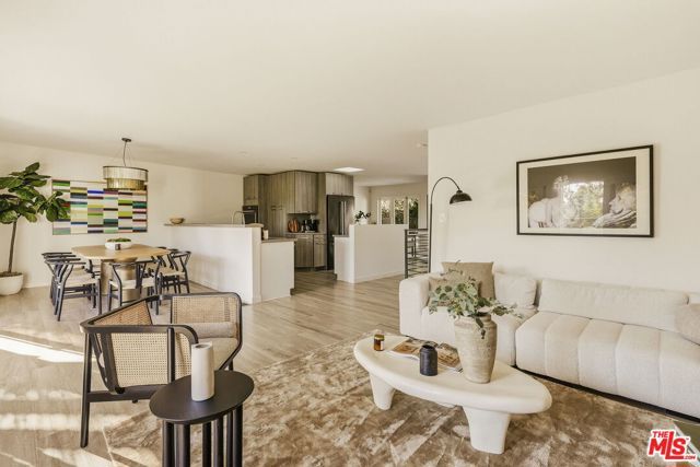 2753 La Cuesta Drive, Los Angeles, CA 90046