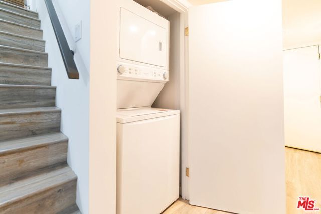 2753 La Cuesta Drive, Los Angeles, CA 90046