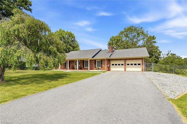 1692 Pads Road, North Wilkesboro, NC 28659