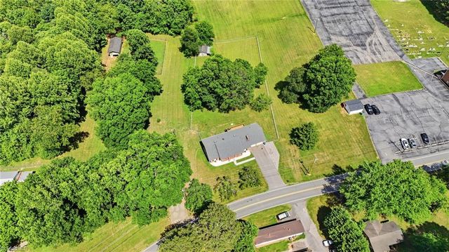 1692 Pads Road, North Wilkesboro, NC 28659