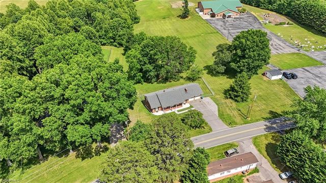 1692 Pads Road, North Wilkesboro, NC 28659