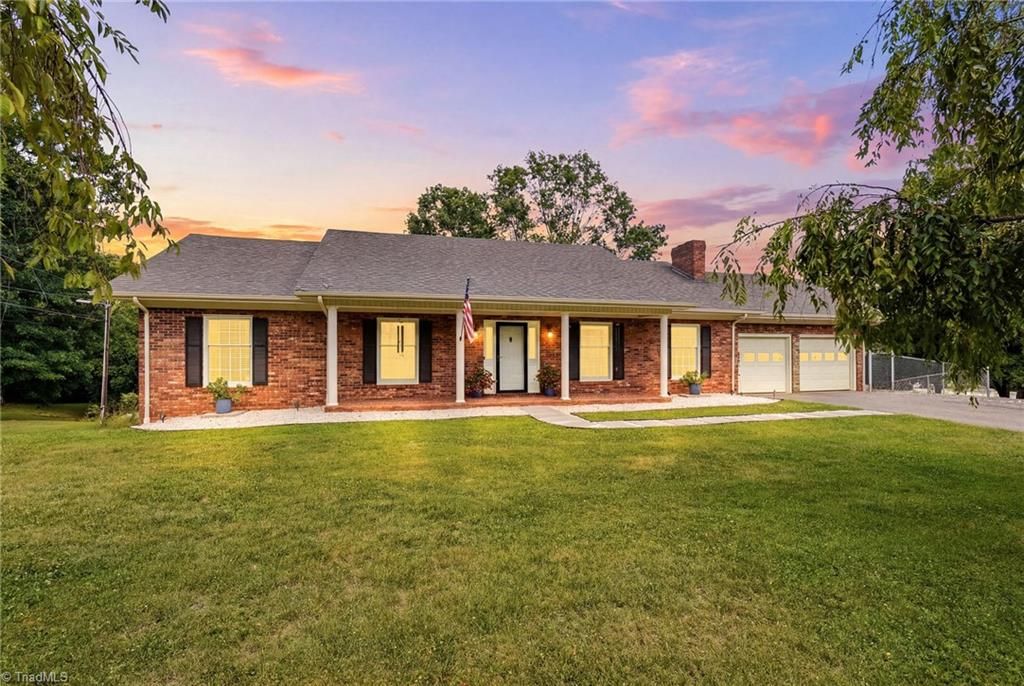 1692 Pads Road, North Wilkesboro, NC 28659