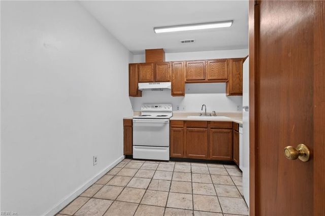 4734 Race ST, Portsmouth, VA 23707