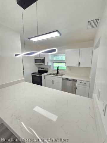 5025 Granada Boulevard, Sebring, FL 33872