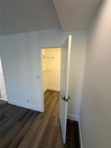 851 Three Islands Blvd 512, Hallandale Beach, FL 33009