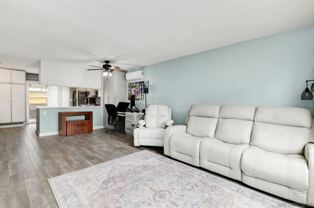 437 Ridgeway Ct, Spring Valley, CA 91977